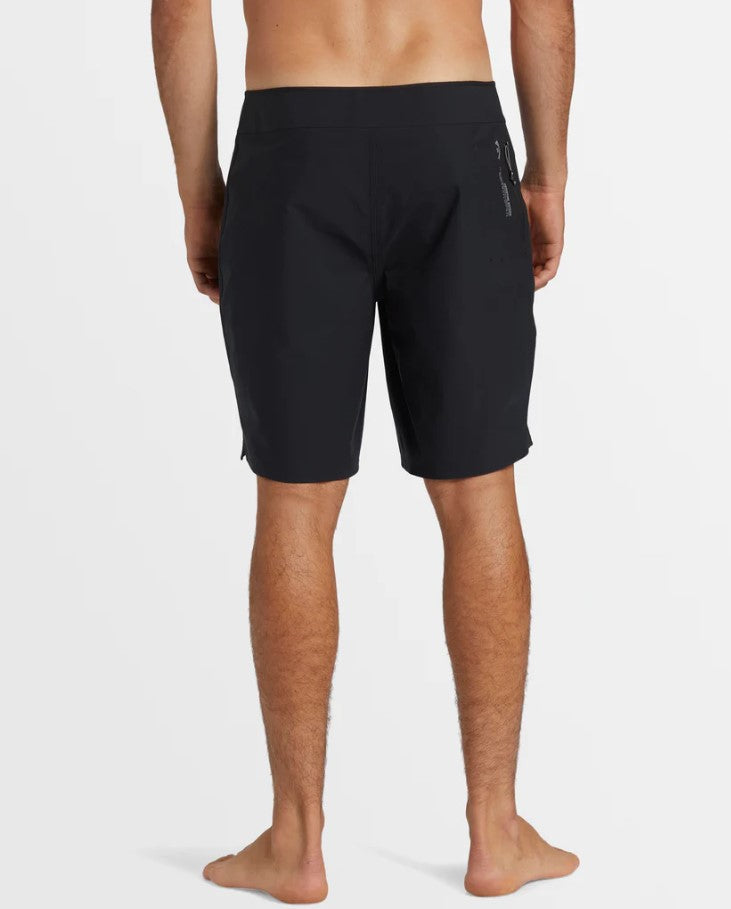 Billabong Boat Trip Pro 18" Boardshorts in black from