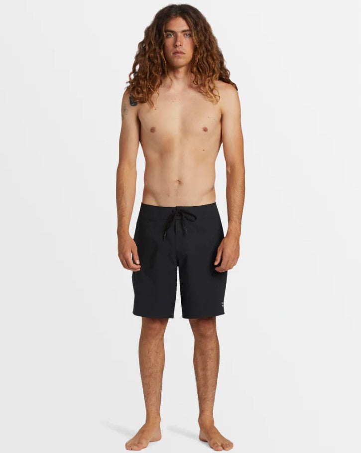 Billabong Boat Trip Pro 18" Boardshorts in black on shirtless model from front