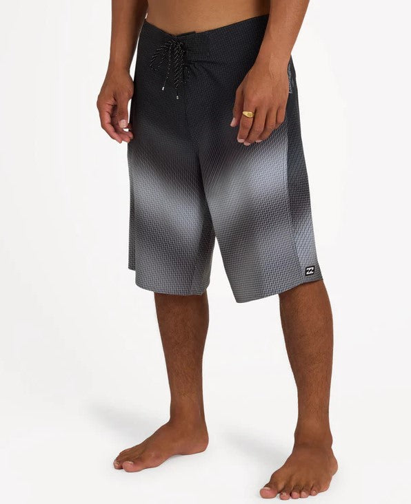 Billabong Fluid Pro 21" Boardshorts in black fade from side
