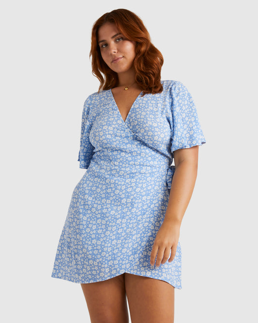 Billabong Holiday Dress in blue on red-haired model