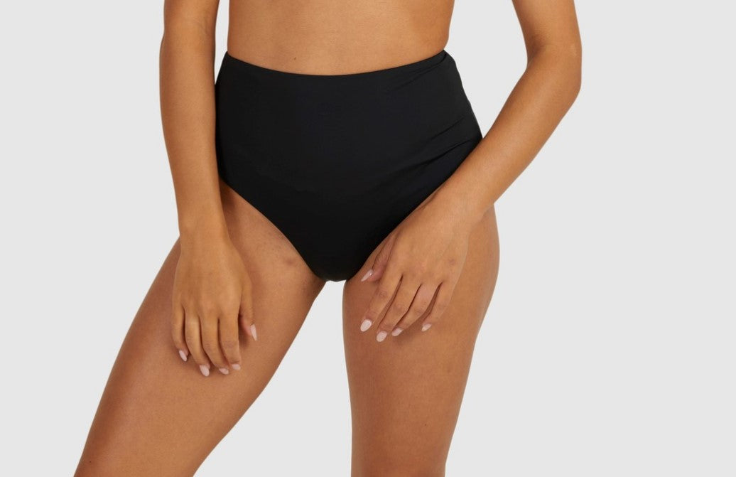 BILLABONG SOL SEARCHER HI RETRO BIKINI SET Sum22 black bikini highwaitsed