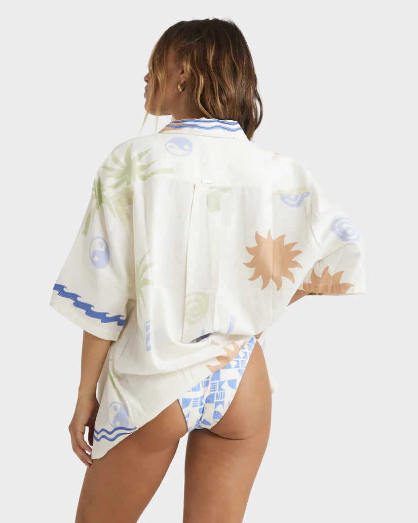 Billabong Sun Symbol Overshirt in colour multi on mofle back veiw