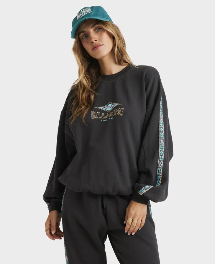 Billabong Swipe Right Kendall Crew in black sands