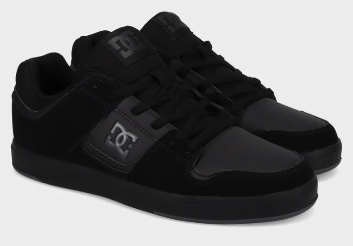 DC Shoes Cure Skate Shoes in black