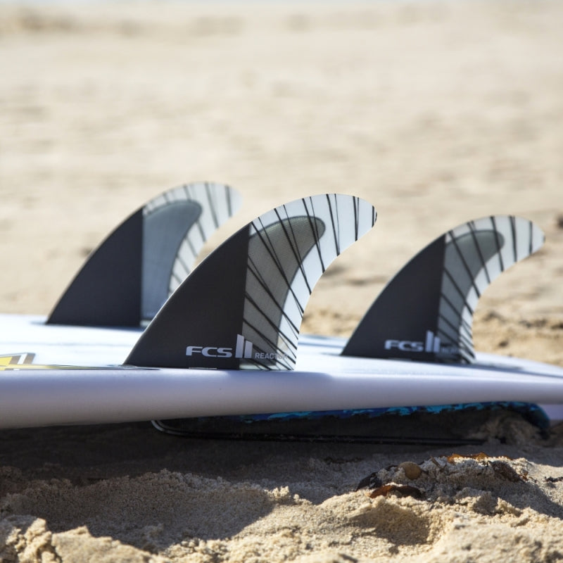 FCS 2 REACTOR PC/CARBON surfboard TRI FIN SET MED