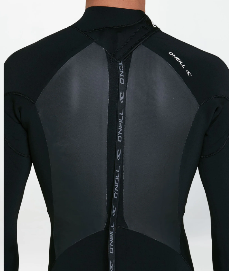 O'Neill Defender 3/2mm Back Zip Wetsuit in black close up of back zip