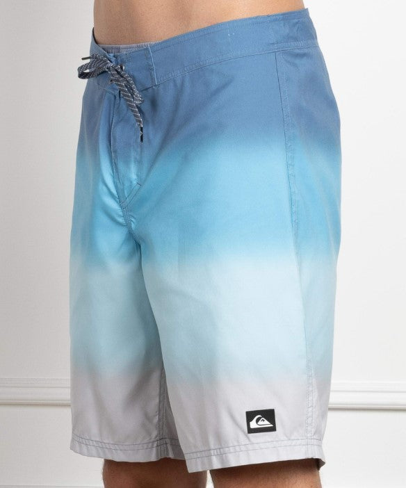 Quiksilver Everyday Fade 20" Boardshorts in island paradise colourway