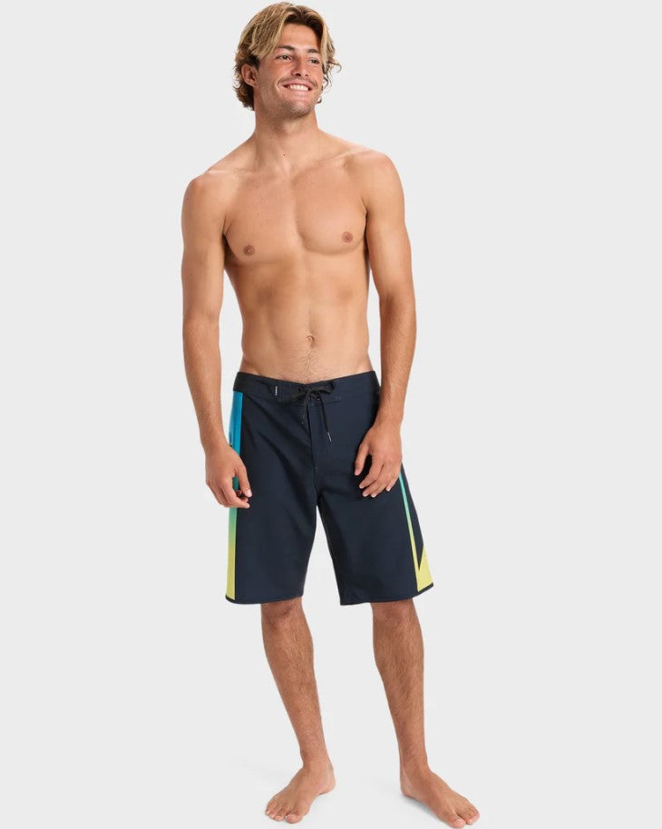 Quiksilver Surfsilk Holmes 20" Boardshorts in black holmes on model from front