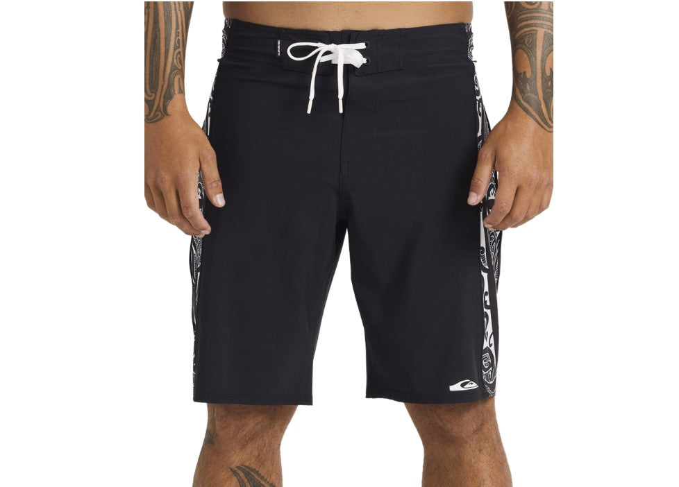 Quiksilver Tai Kehu Mangotu 20" Boardshorts in black with white detail from front