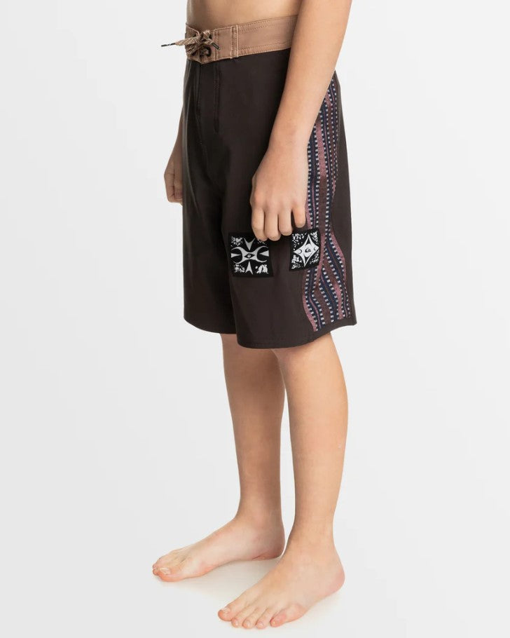 Quiksilver Surfsilk Arch Boys 17" Boardshorts in tarmac colour