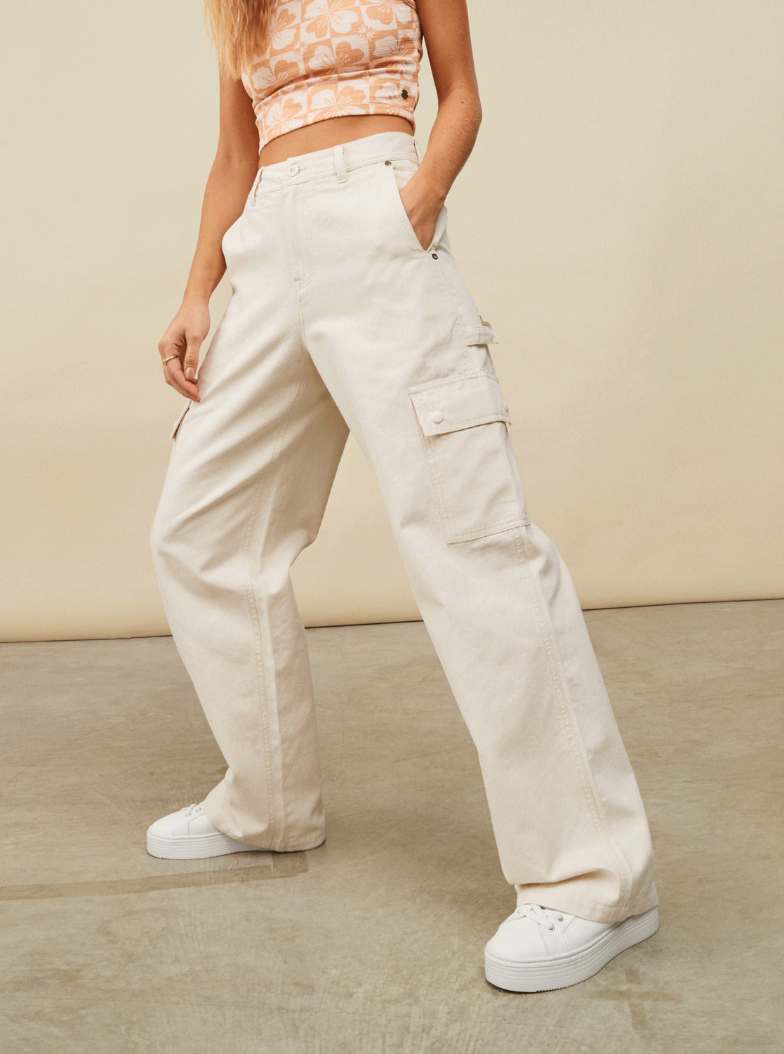 Roxy Lefty Cargo Pants - Sum23 cream pant with side pockets 