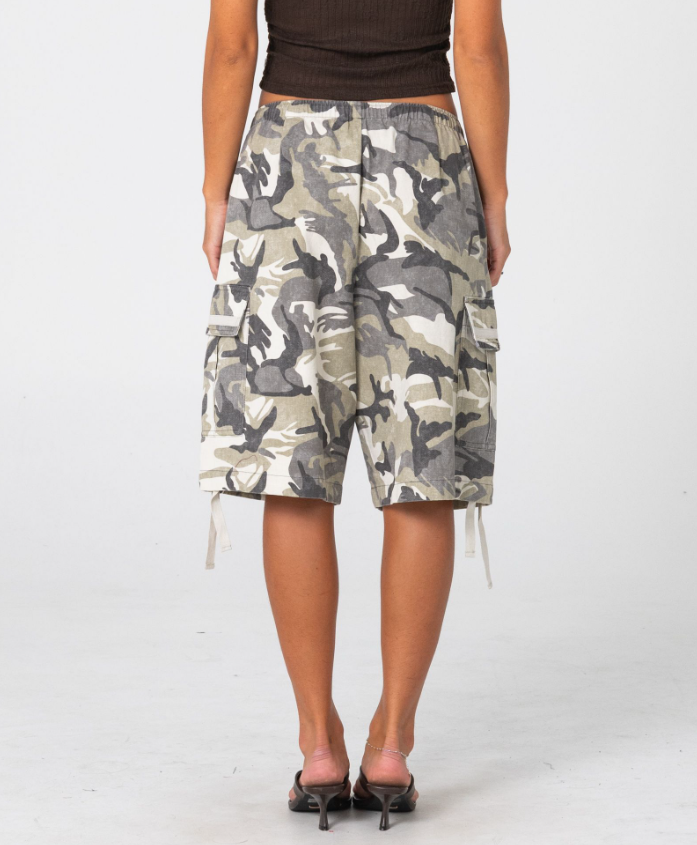 Rusty Camo Low Rise Baggy Cargo Shorts from the back close up