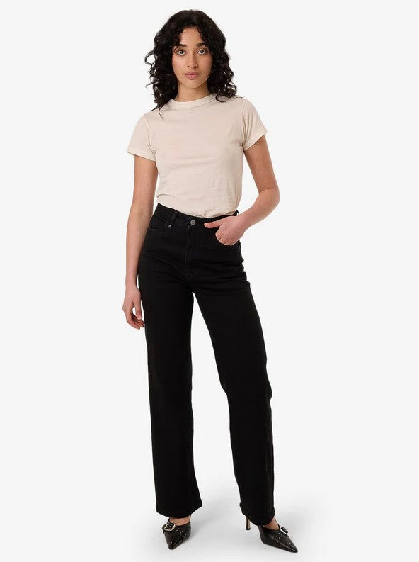 black high waisted jean with silver button