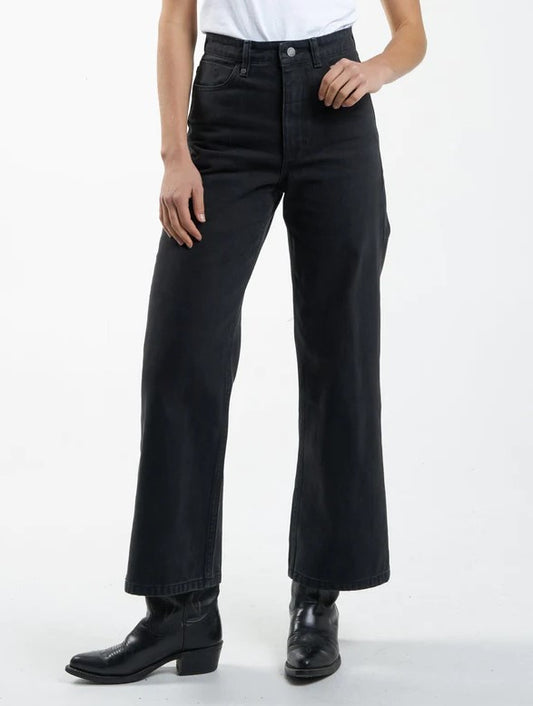 Thrills Holly Women's Jean in dusk black from front