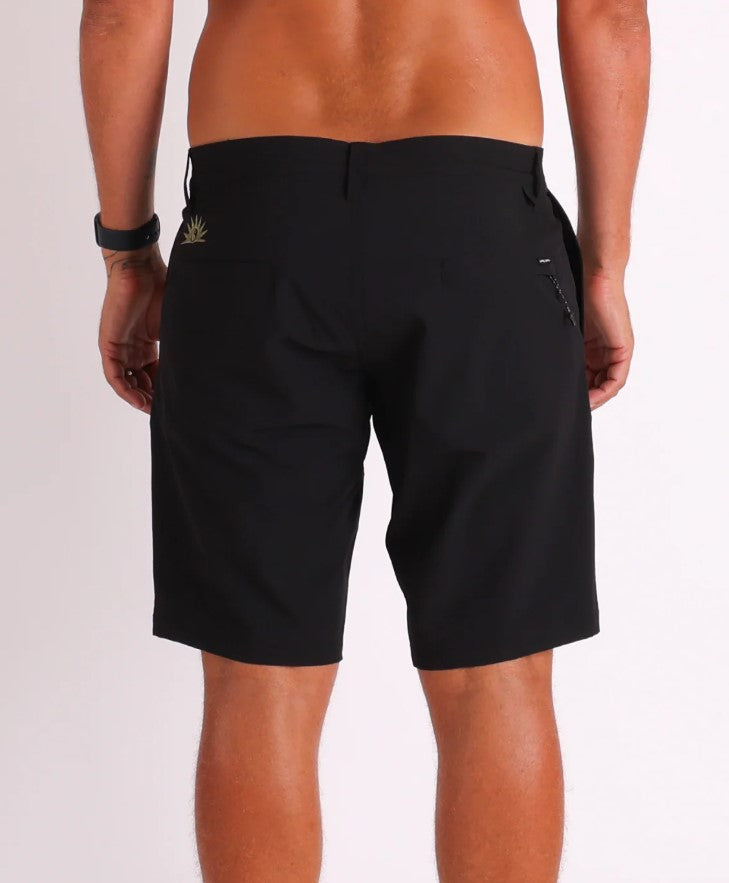 Town and Country Trail 19" Hybrid Shorts from rear view in black