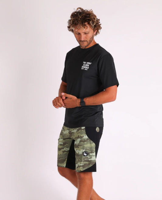 Town and Country Yin Yang 20" Boardshorts in camo and black on model wearing black tee