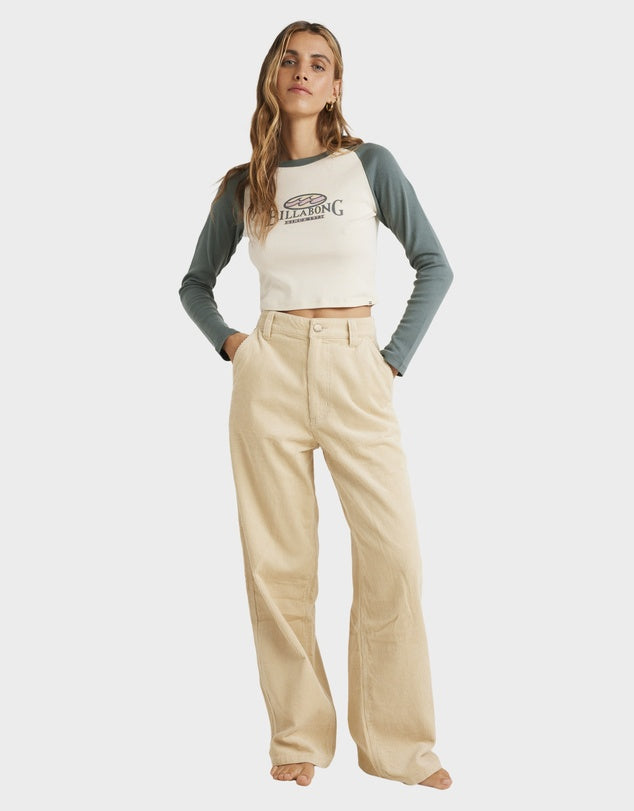 Billabong Tones Collet Capenter Pants
in colour oat on model front veiw