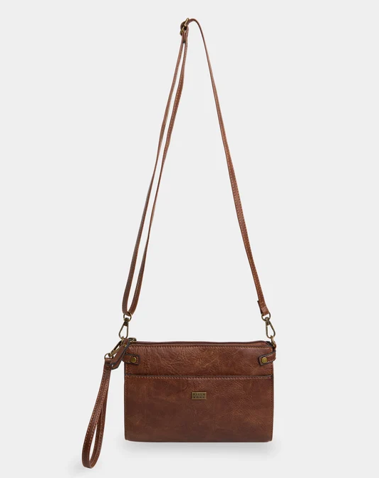 Billabong Breaker Babe Shoulder Bag in brownstone from front