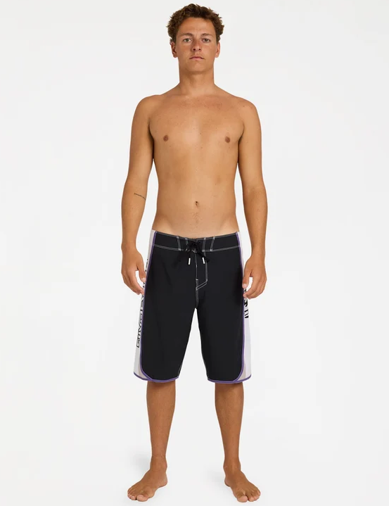 Billabong Spec Dbah Pro 21" Men's Boardshorts in black and white on model from front