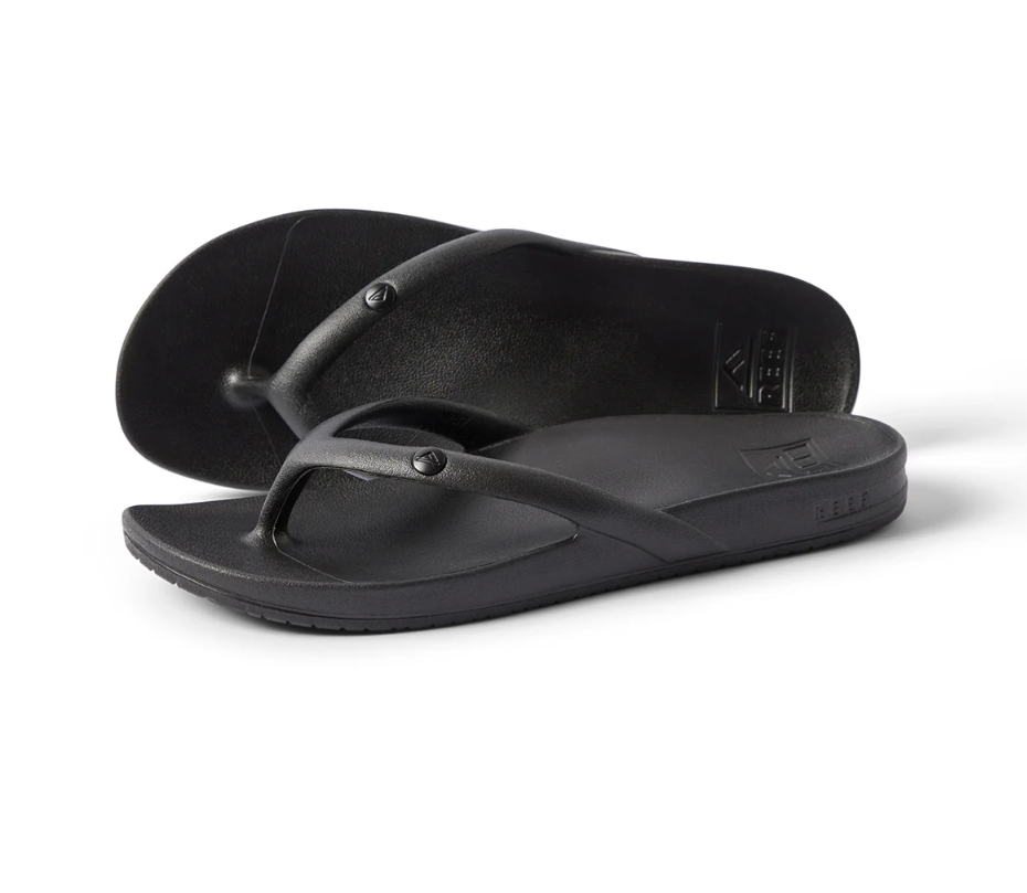 Reef Vista Vay-Cay Women's Jandals in black showing a pair from the side