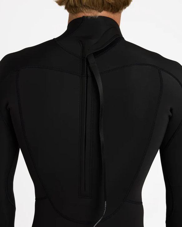 Quiksilver Prologue 2mm Long Sleeve Wetsuit in black from the back showing zip close up