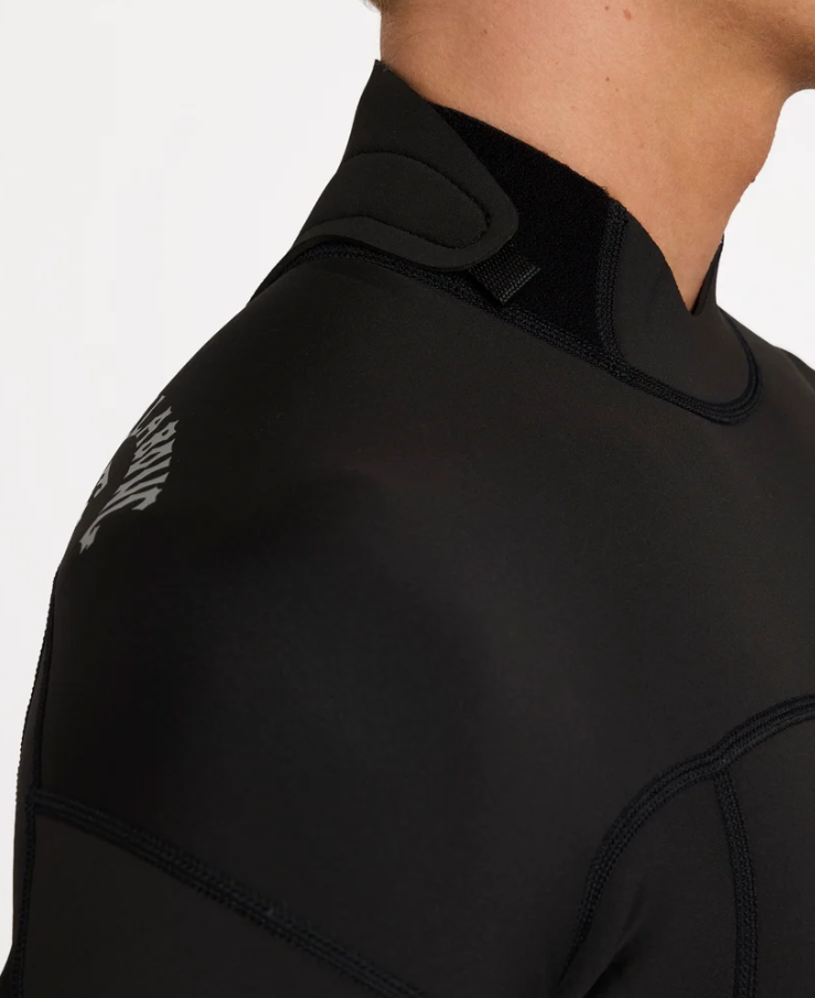 Billabong Absolute 2mm Long Sleeve Wetsuit in black close up of the neck