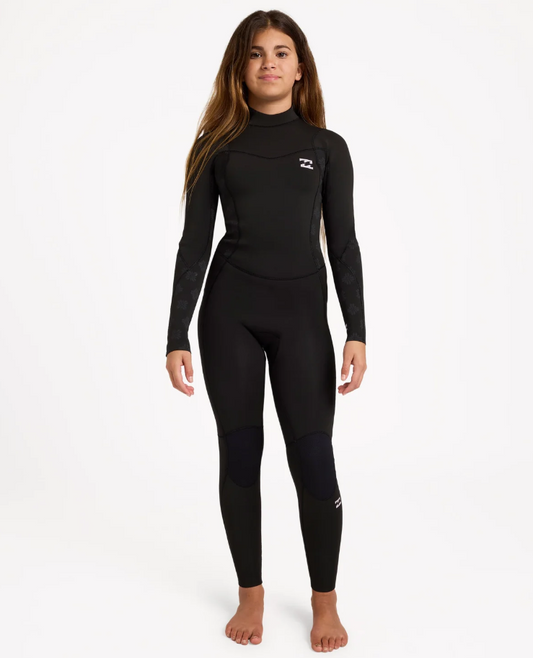 Billabong Absolute 3/2mm Flatlocked Girls Wetsuit in black from the front