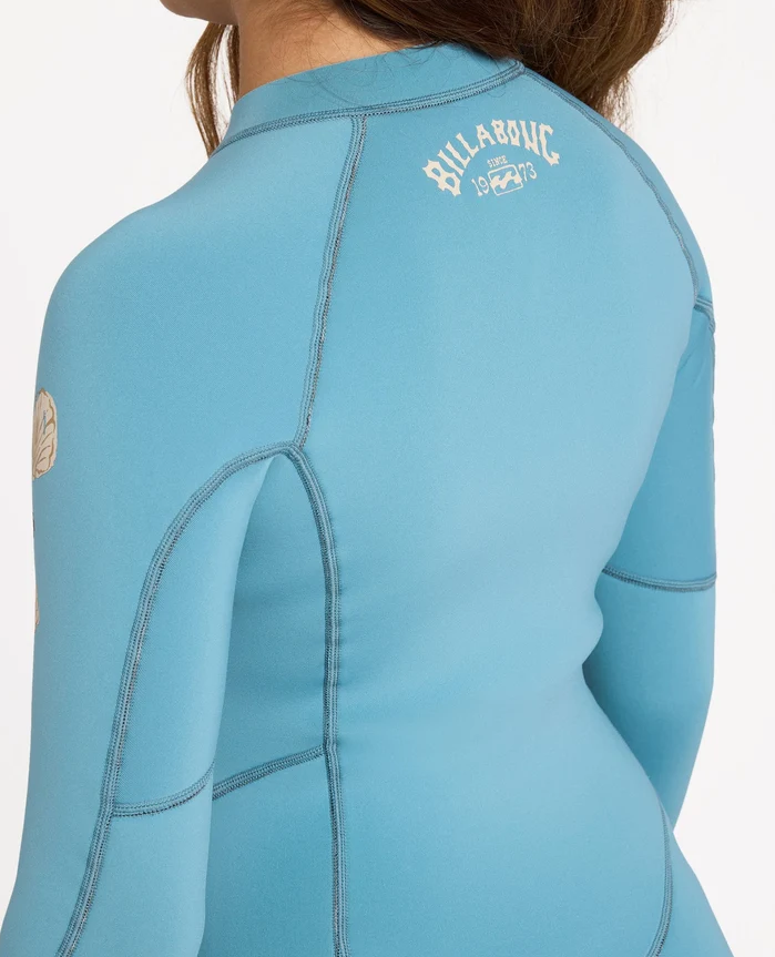 Billabong Teen Salty Dayz 2mm Long Sleeve Wetsuit in surf blue from the back close up