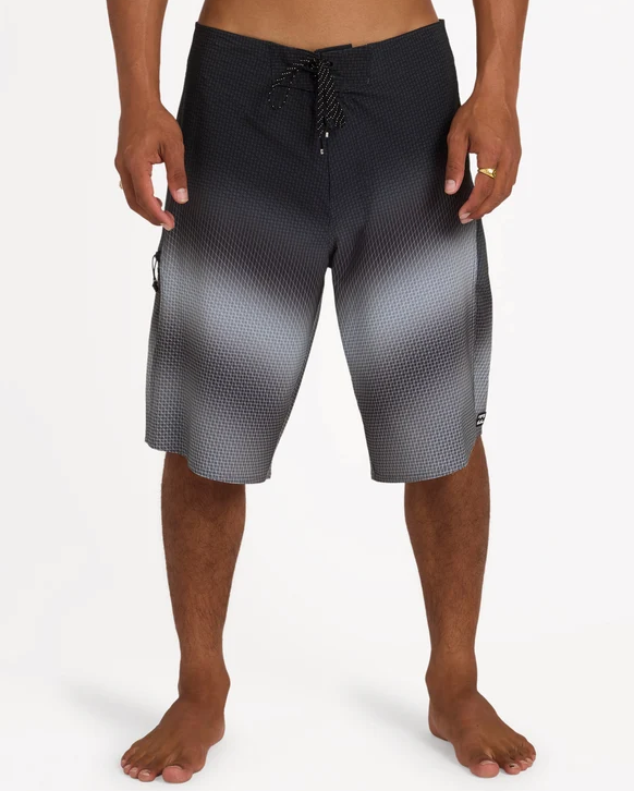 Billabong Fluid Pro 21" Boardshorts in black fade on model from the front close up