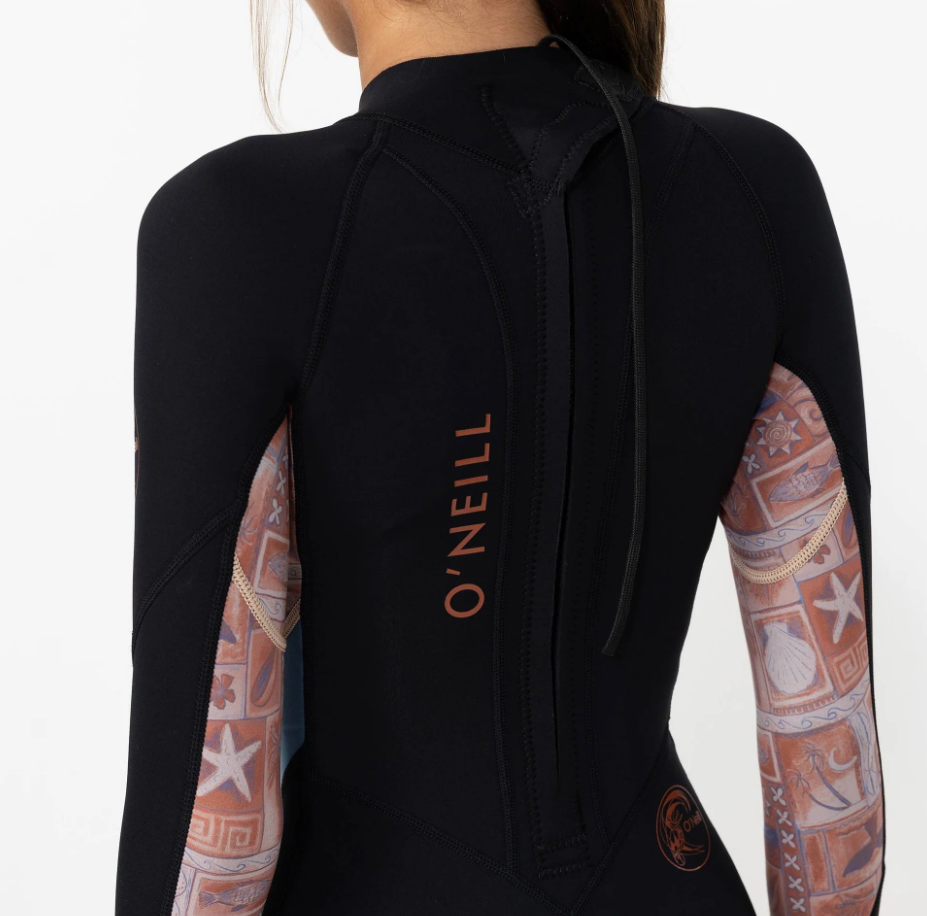 O'Neill Girls 2mm Bahia Mid Long Sleeve Wetsuit in black with tangerine coloured panels from back close up