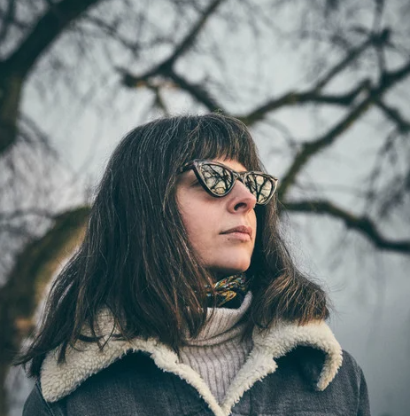 CHPO Brand Amy Sunglasses in turtle grey on model outside