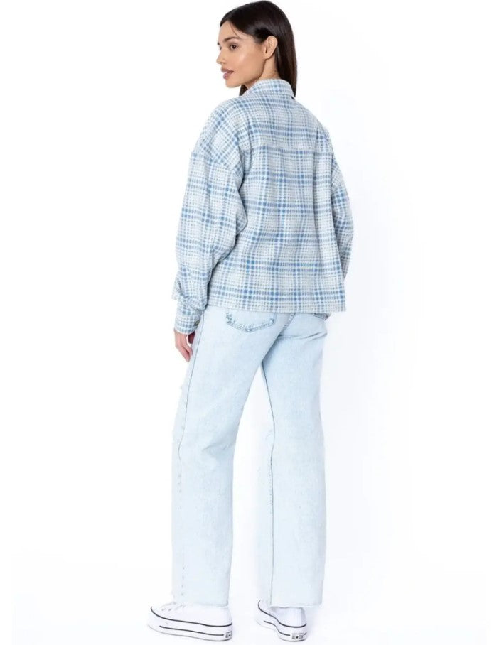 Sisstrevolution Mavericks Beach LS Fleece. Dusk/ light blue plaid button up fleece jacket from rear