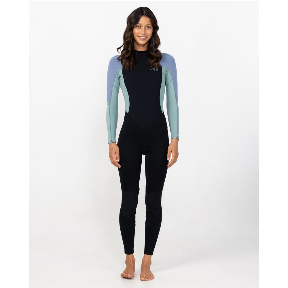 O'Neill Reactor II 3/2mm Back Zip Women's Wetsuit in eucalyptus colourway with black body on model from the front