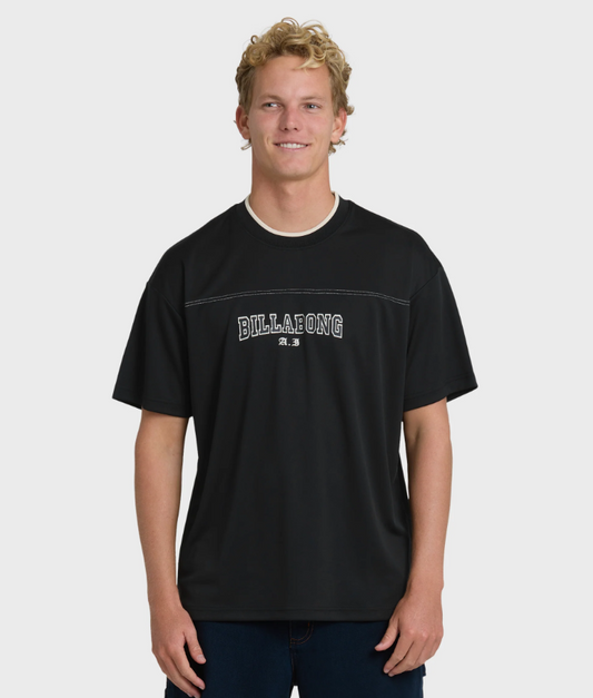 Billabong A.I Mesh T-Shirt in black on model from front