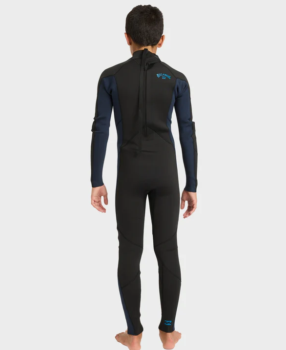 Billabong 4/3mm Absolute GBS BZ Boys Wetsuit in black with ocean blue panels on model from rear view