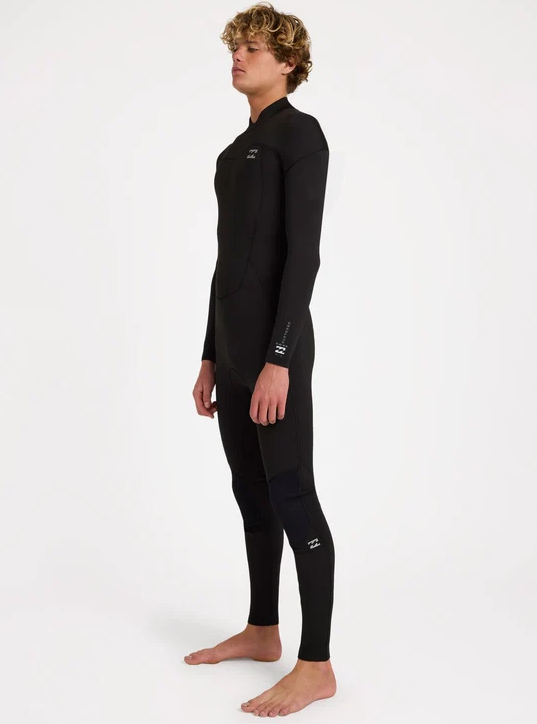 Billabong Absolute Core 3/2mm Wetsuit in black on model from side
