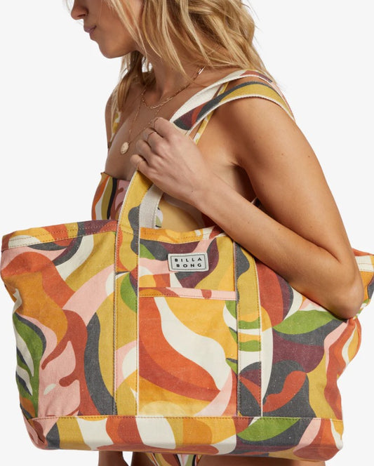 Billabong All Day Beach Tote on model's shoulder