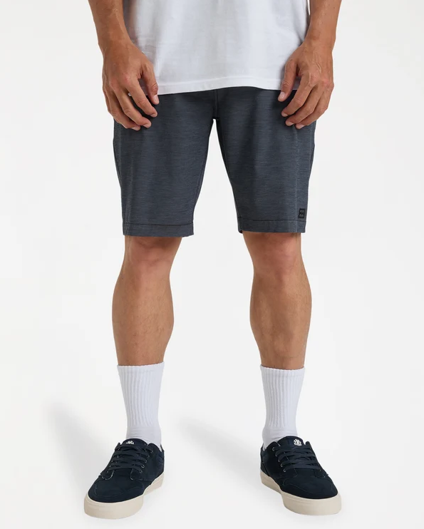 Billabong Crossfire Submersible 21" Short in black from front