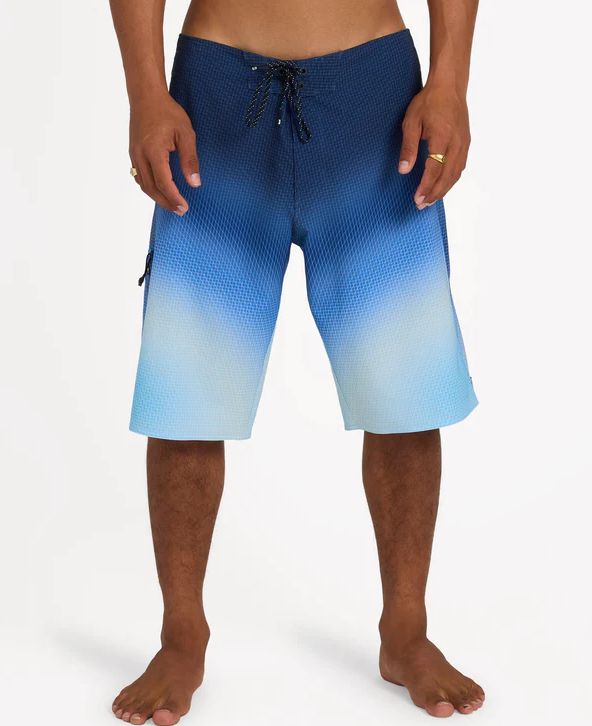 Billabong Fluid Pro 21" Boardshorts in blue fade from front