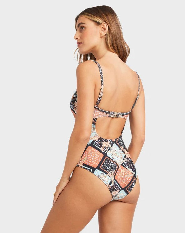 Billabong Forever Folk Mia D/DD Onepiece Swimwear in black pebble multi colourway on blonde model from rear