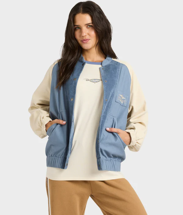 Billabong OG Burleigh Women's Jacket in stone blue with off white arms on model from front close up
