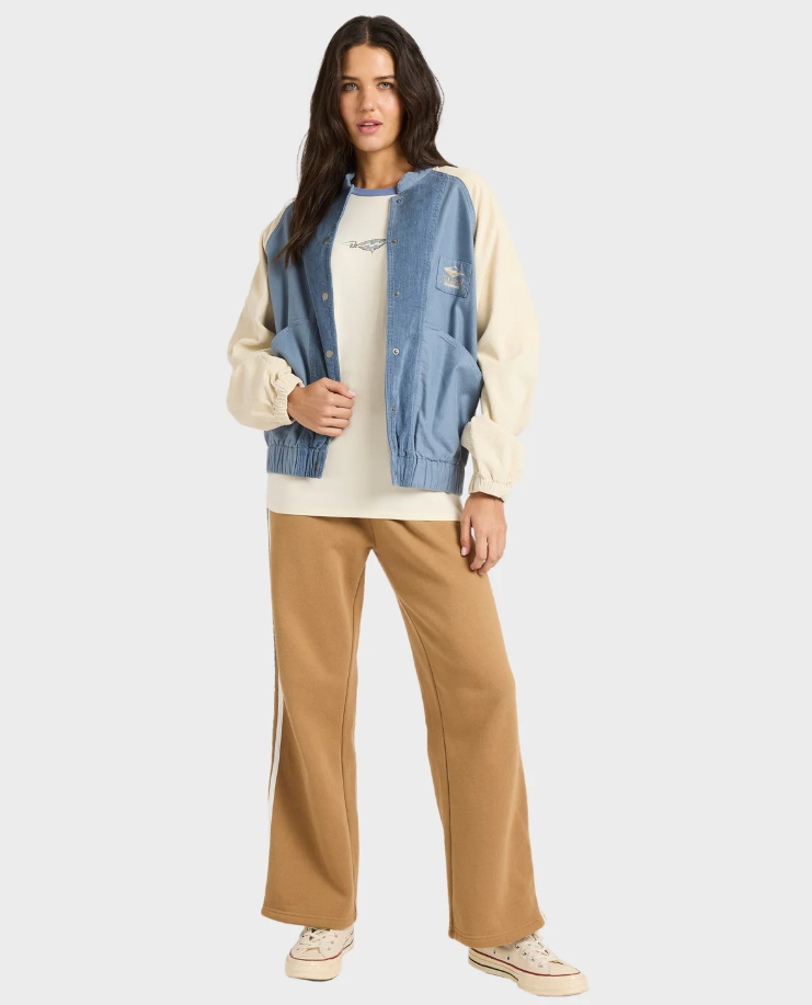 Billabong OG Burleigh Women's Jacket in stone blue with off white arms on model from front