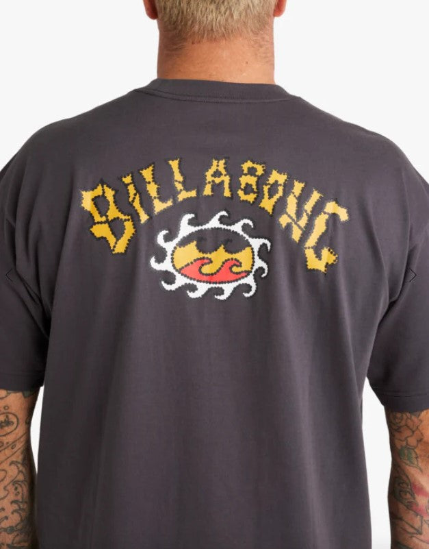 Billabong Otis Arch Sun Tee in colour charcoal back veiw