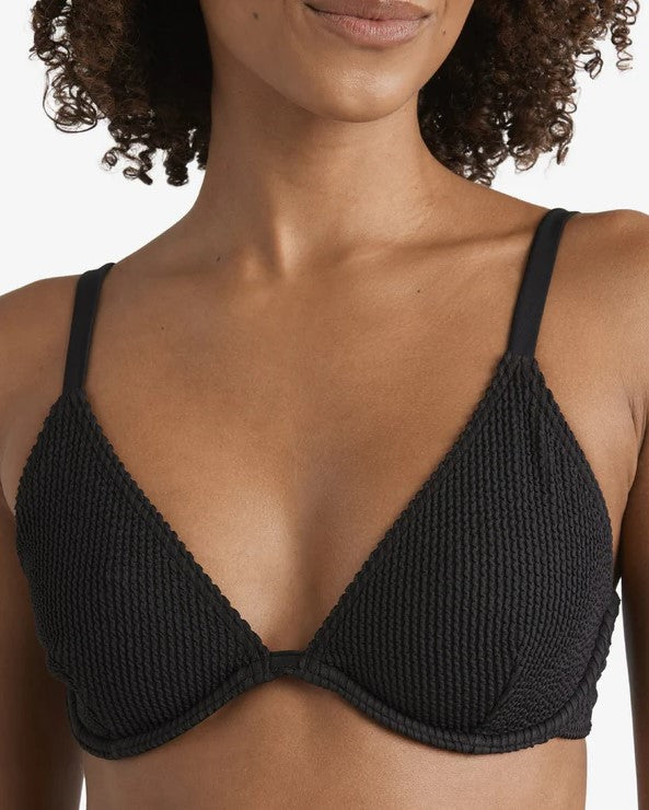 Billabong Summer High Reece D/DD Bikini Top in black from front close up