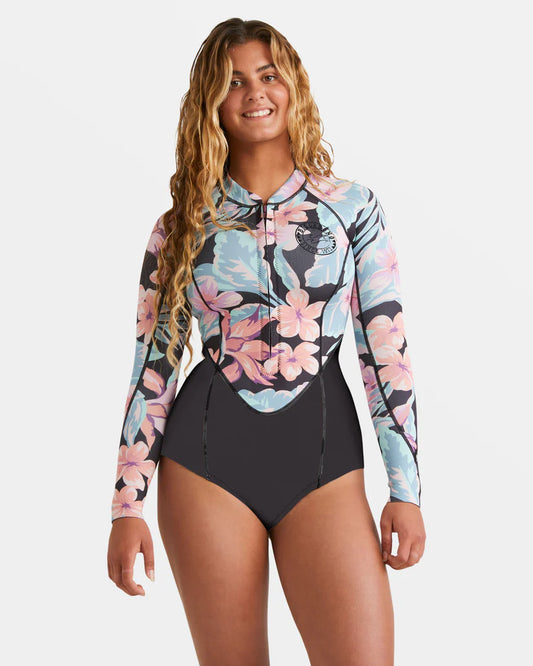 Billabong Salty Dayz Natural 1mm Long Sleeve Wetsuit in colour nights in paradiseon model