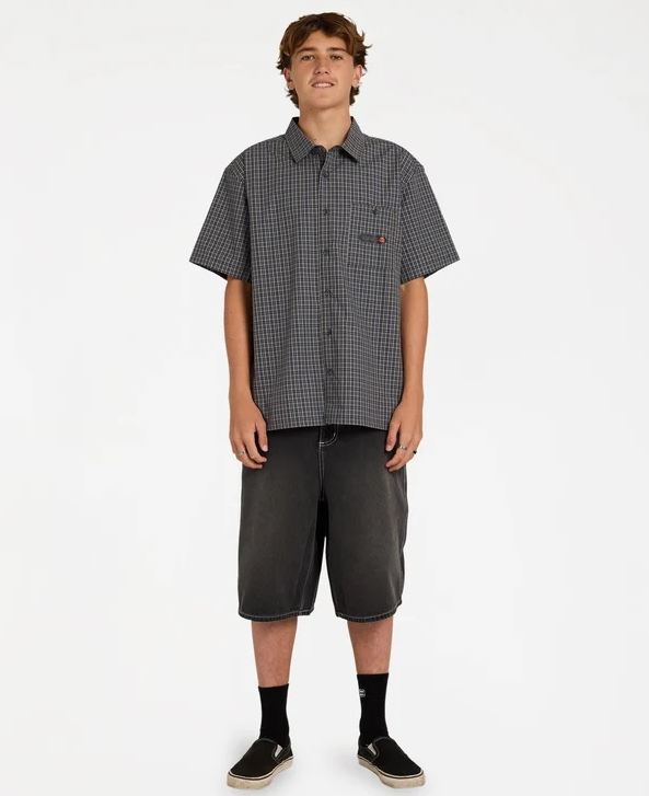 Billabong Spec Mogul Short Sleeve Shirt in forest and black check on model from the front