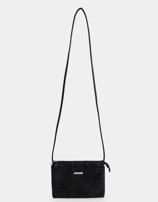 Billabong Tropical Rhapsody Festival Bag in black from front