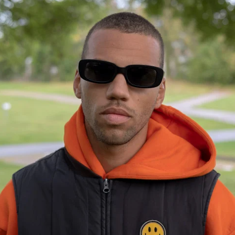 CHPO Brand Nicole Sunglasses in black
on model