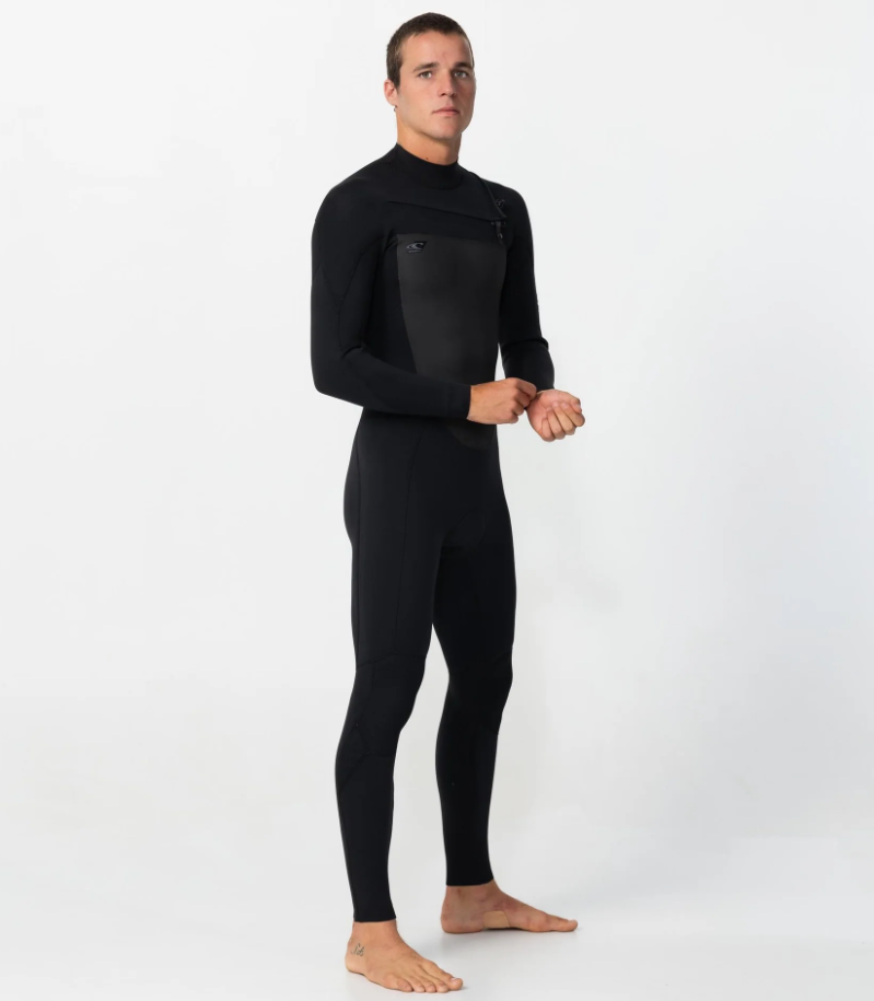 O'Neill Defender 3/2mm Chest Zip Wetsuit  in black from the side