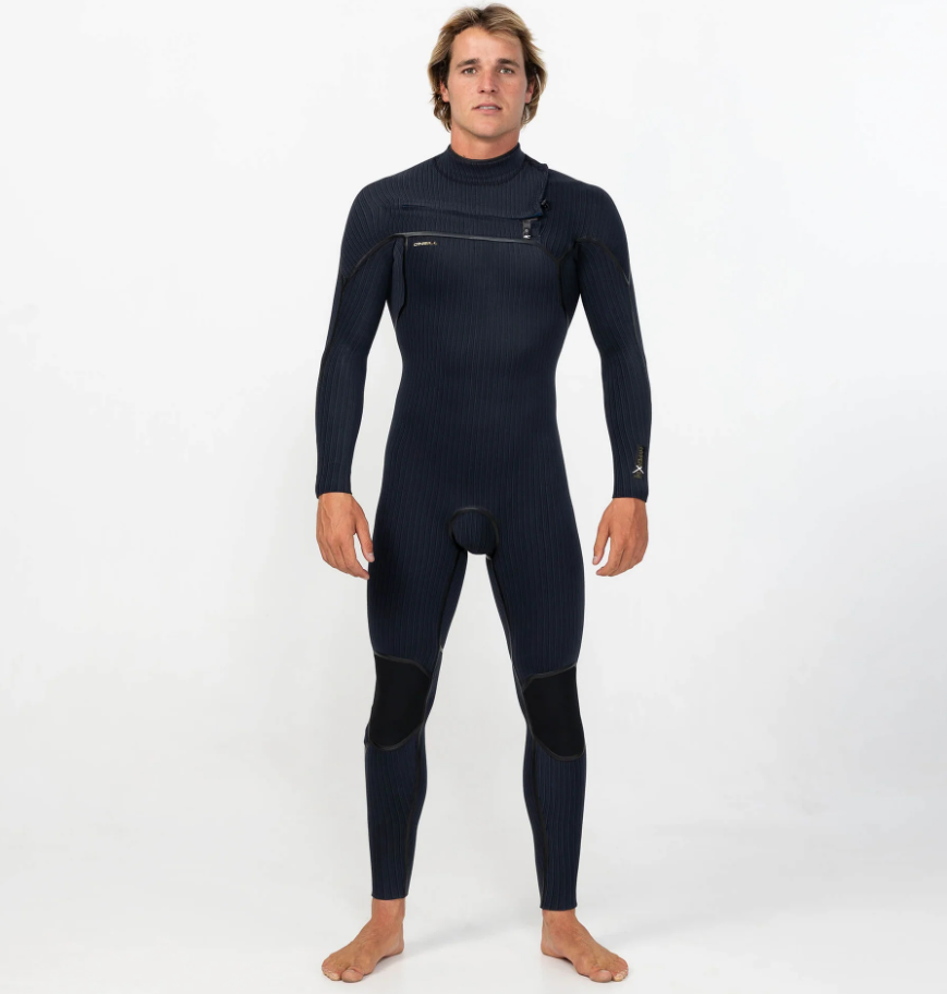 O'Neill HyperX 4/3mm Stitchless Chest Zip Wetsuit in black on model from front